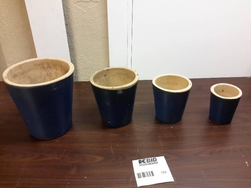 lot 132 image: 4 Stacking Flower Pots w Holes