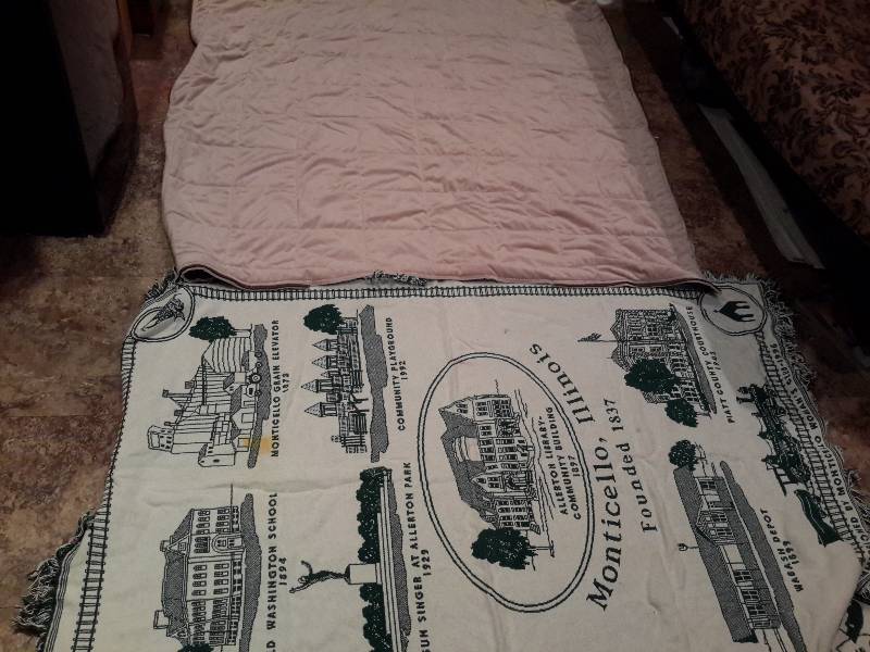 lot 558 image: 1 Picture Blanket From Monticello IL, 1 Very Fuzzy Pack Planket