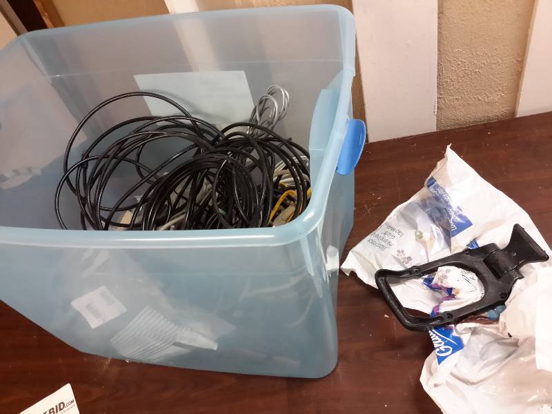 lot 565 image: Miscellaneous Cords, Please See Close-Ups