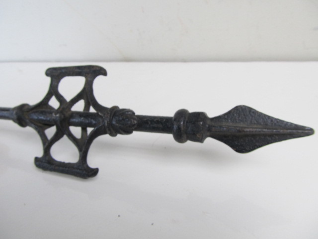 lot 14 image: Old Antique Wrought Iron Architectural Piece