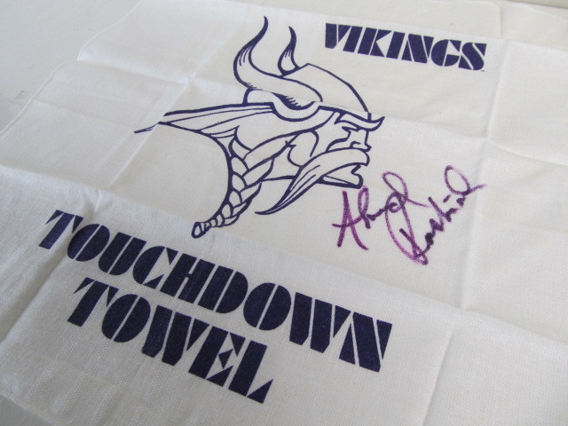 lot 23 image: Vintage Autographed AHMAD RASHAD Minnesota Vikings Touchdown Towel