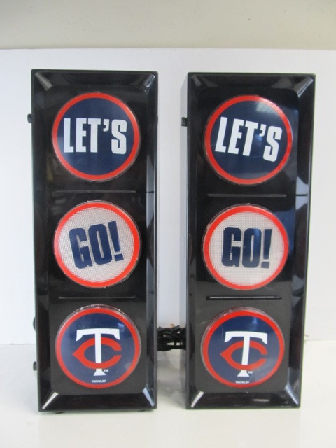 lot 82 image: Pair of Working MN TWINS Lighted Stop Lights