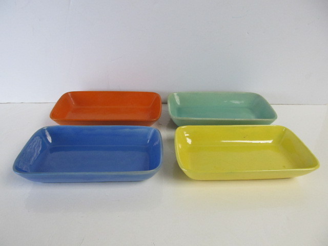 lot 88 image: Set of 4 Vintage STANGL Pottery Glazed Trays