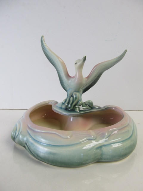 lot 89 image: Vintage HULL Art Pottery Duck PlanterDish