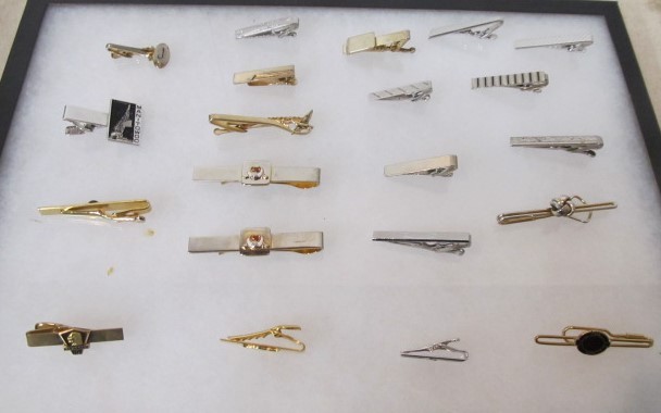 lot 52 image: Collection of Vintage Tie Clips