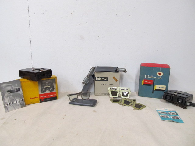 lot 103 image: Vintage Stereo Viewers 3D Glasses etc