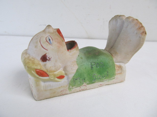 lot 115 image: Vintage 1940s Figural Match Holder