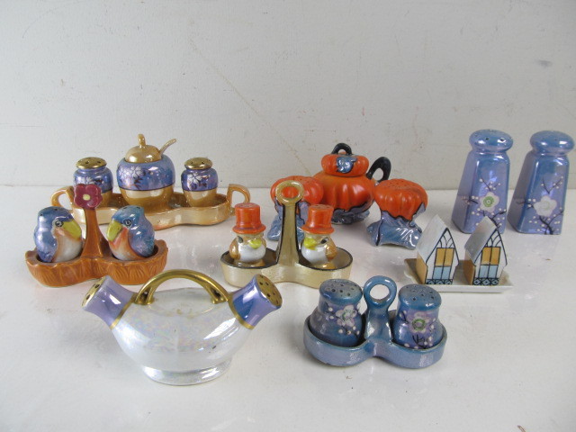 lot 120 image: Nice Group of Vintage Luster Japan Salt & Pepper Shakers #2