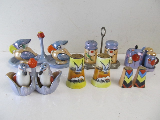 lot 121 image: Nice Group of Vintage Luster Japan Salt & Pepper Shakers #3