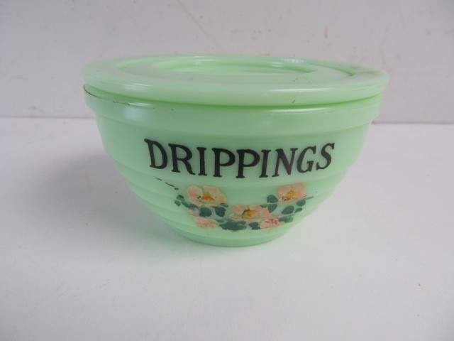 lot 125 image: Vintage Jadeite Lidded Drippings Jar