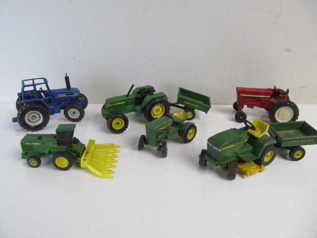 lot 128 image: Group of Vintage Toy Tractors