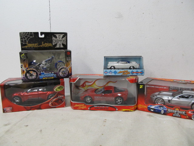lot 159 image: Group of Mint in Box Diecast Vehicles