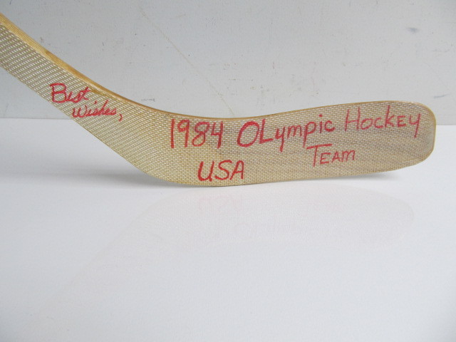 lot 3 image: Authentic 1984 US OLYMPIC MENS HOCKEY Team Signed Hockey Stick