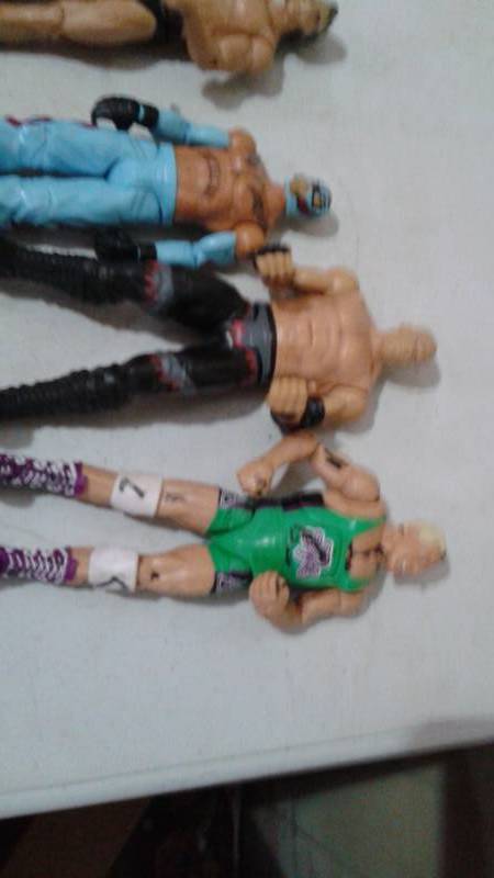 lot 210 image: Lot Of WWE Wrestling Figures