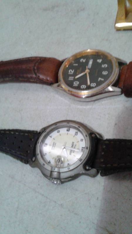 lot 214 image: Lot Of Watches, A Couple Timex, Untested