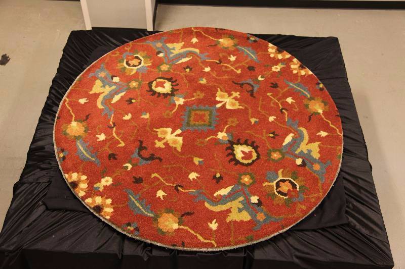 lot 17 image: 6ft Round Rug (Rug #620)