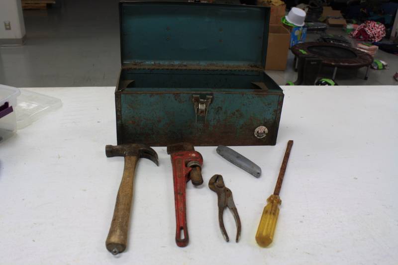 lot 34 image: Metal Tool Box with Tools