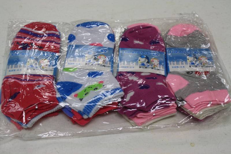 lot 52 image: Girls Kids Socks Size 6-8  New 12 Pairs