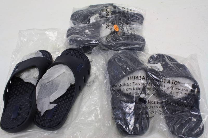 lot 57 image: Kids Navy Sandals Size 1-2  New 3 Pairs