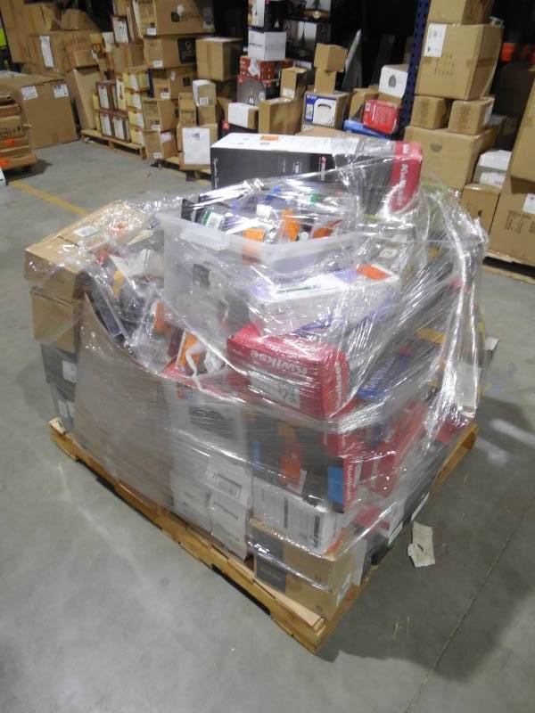 lot 112 image: PALLET LOT OF DOOR HANDLES