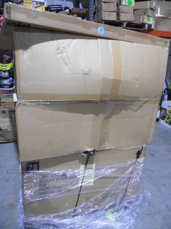 lot 114 image: PALLET LOT OF OUTDOOR FURNITURE
