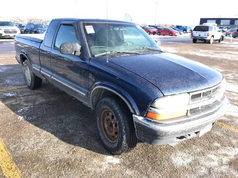 2001 Chevrolet S-10 LS 4x4