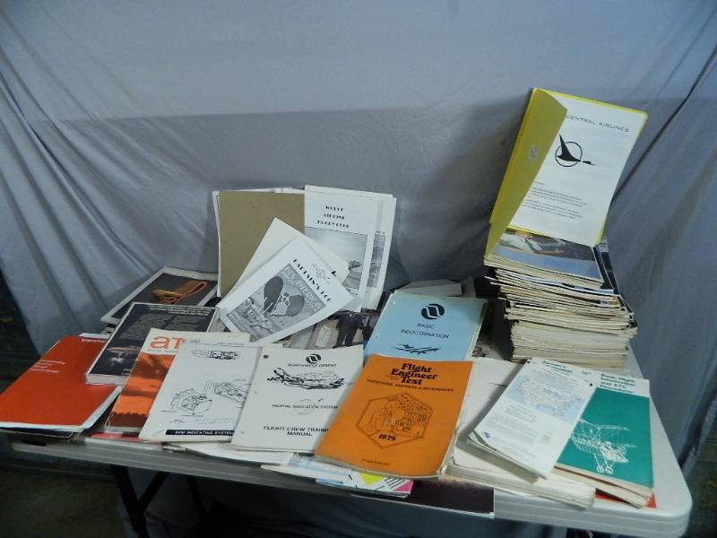 lot 2 image: Vintage Pilots Magazines, Flight Manuals, Advertisements, Etc