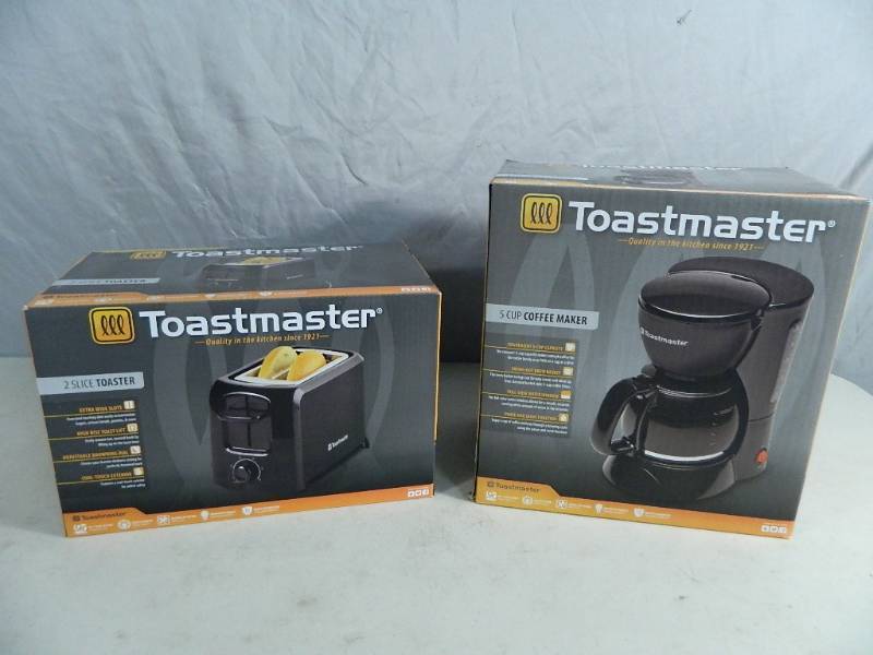 lot 15 image: 2 New Toastmaster Appliances