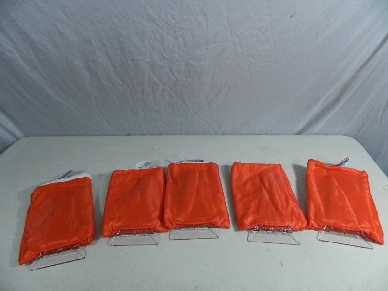 lot 20 image: 5 New Ice Scraper Mitts