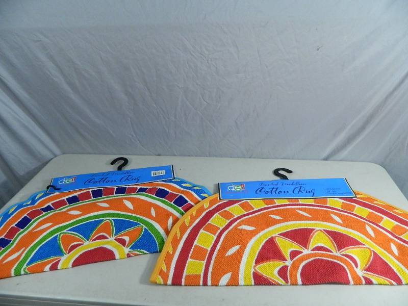 lot 36 image: 2 New Beautiful Circular Rugs