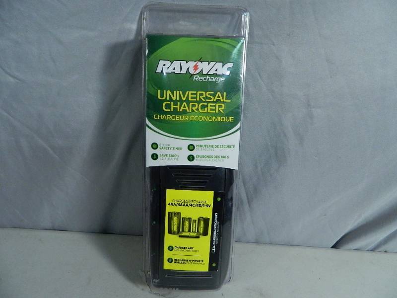 lot 62 image: New Rayovac Universal Battery Charger