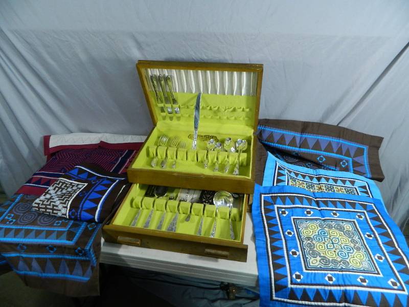 lot 84 image: Vintage Silverware Set, Quilt Squares