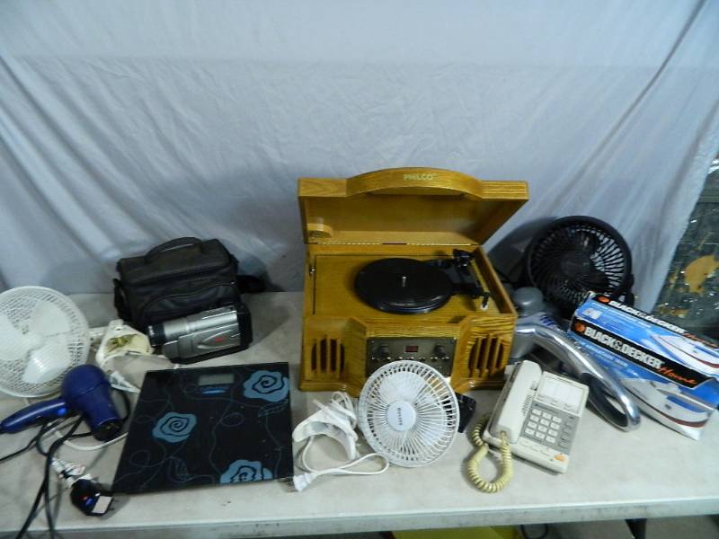 lot 106 image: Assorted Electronics