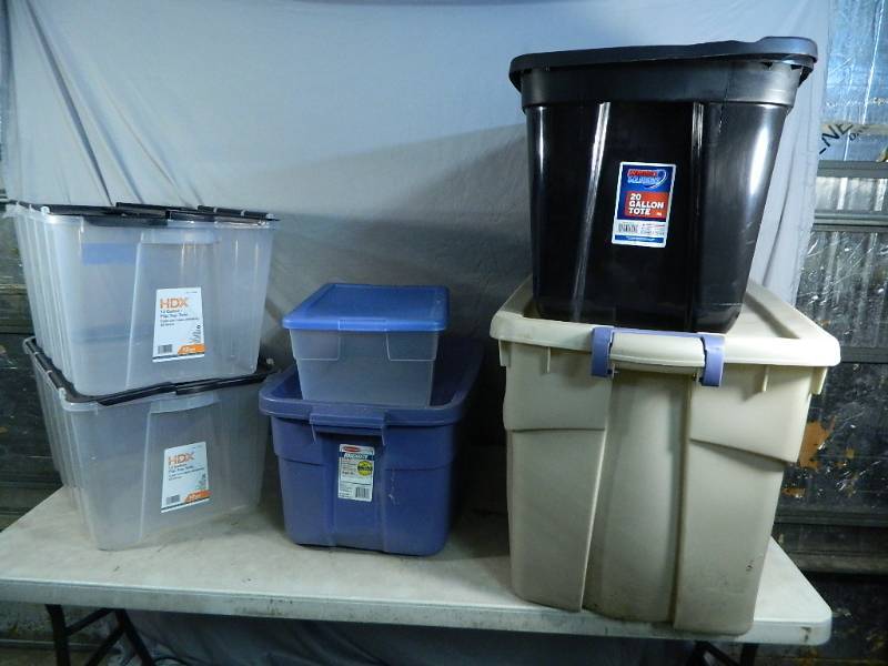 lot 114 image: 6 Assorted Totes with Lids
