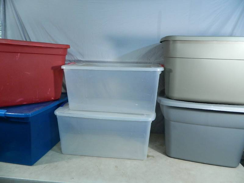 lot 115 image: 6 Assorted Totes with Lids