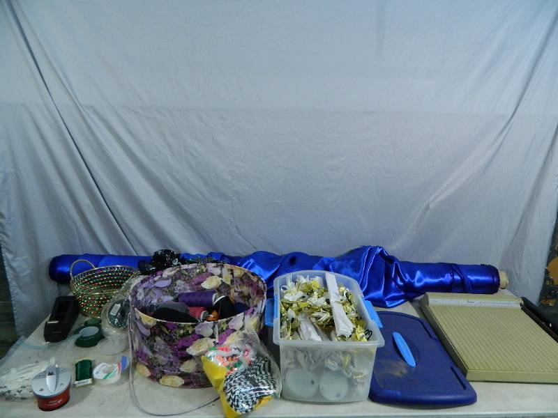lot 117 image: Craft Items