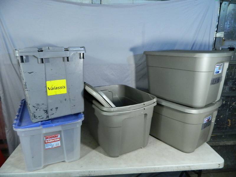 lot 149 image: 6 Assorted Totes with Lids