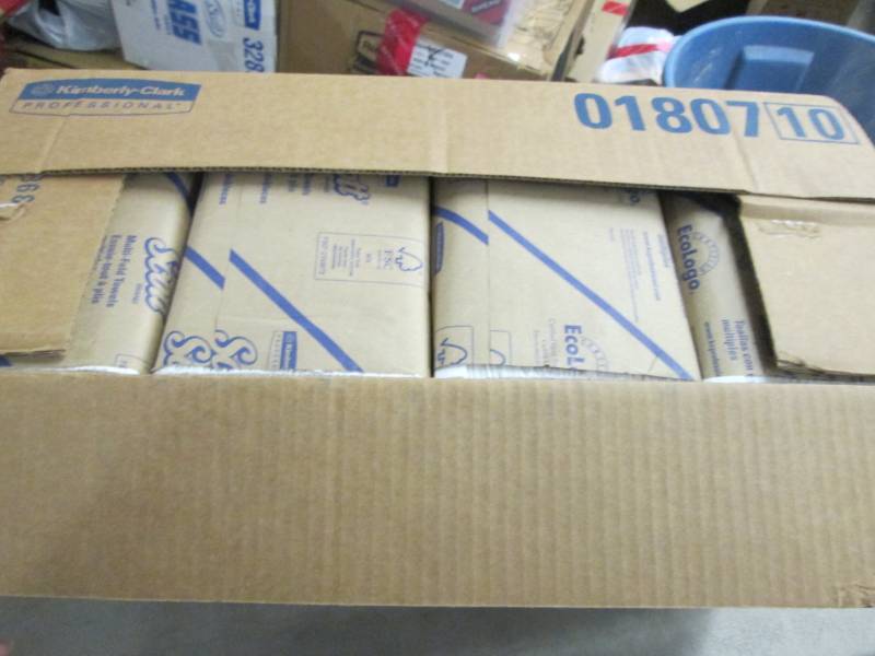 Case of 4000 Scott Multi-Fold Towel...