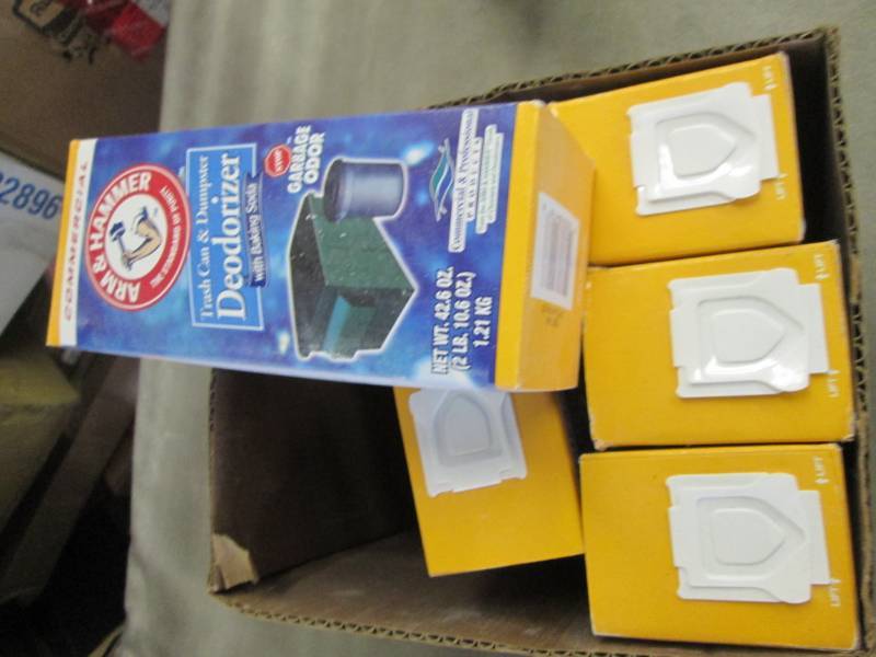 5 Boxes Arm & Hammer Trash Can & D...