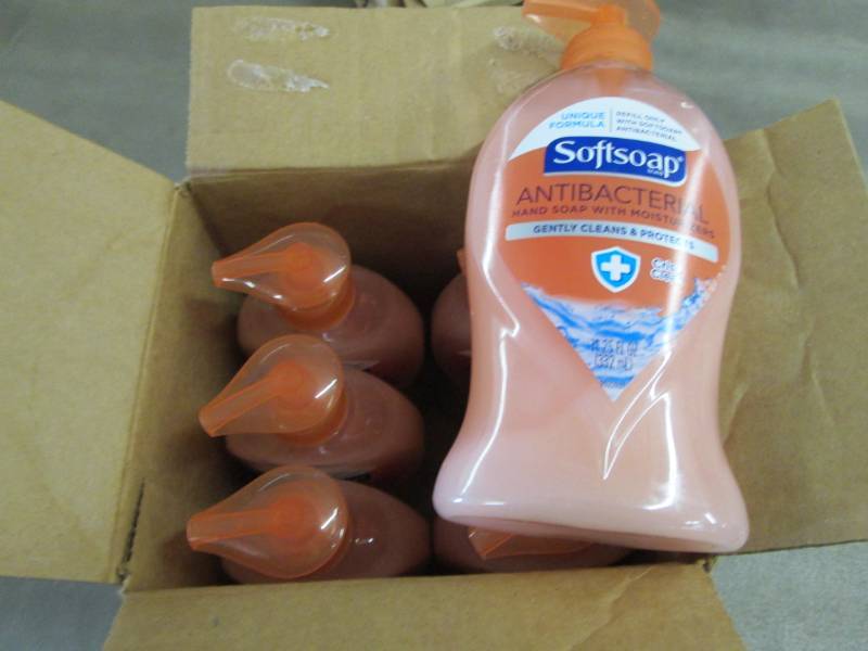 Lot of 6- 11.25 oz Bottles Softsoap...