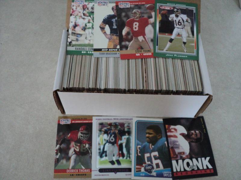 lot 29 image: Box of Football Star Cards...