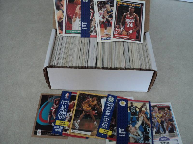 lot 48 image: Box of Basketball Star Cards...