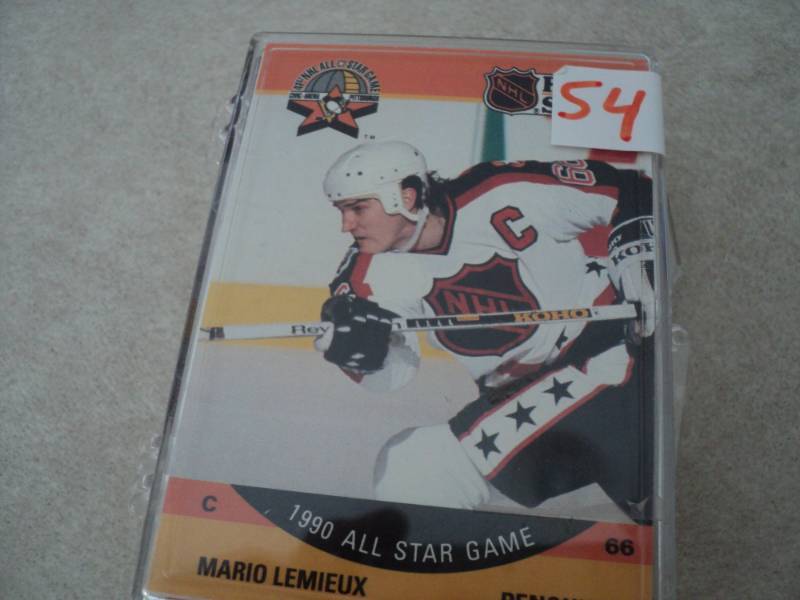 lot 54 image: Hockey Star Cards...