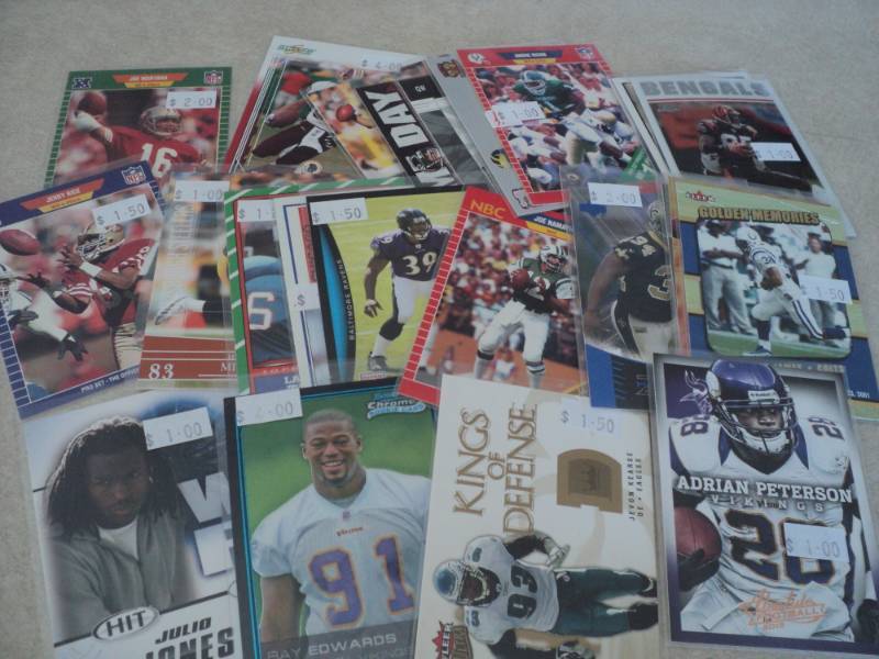 lot 63 image: 25 Football Star Cards...