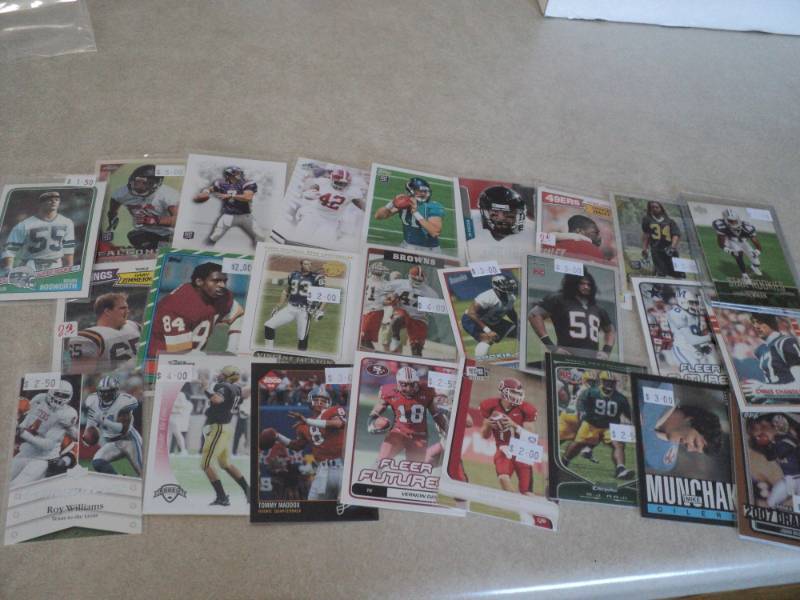 lot 67 image: 25 Football Star Cards...