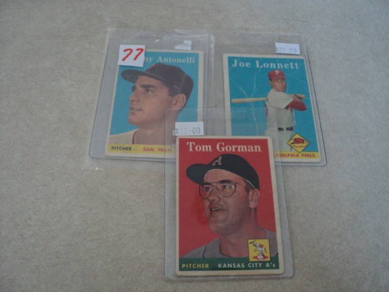 lot 77 image: 1958 Topps Baseball Cards...
