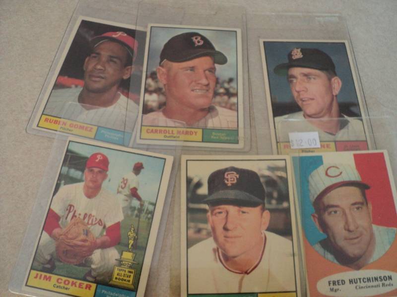 lot 92 image: 1961 Topps Baseball Cards...