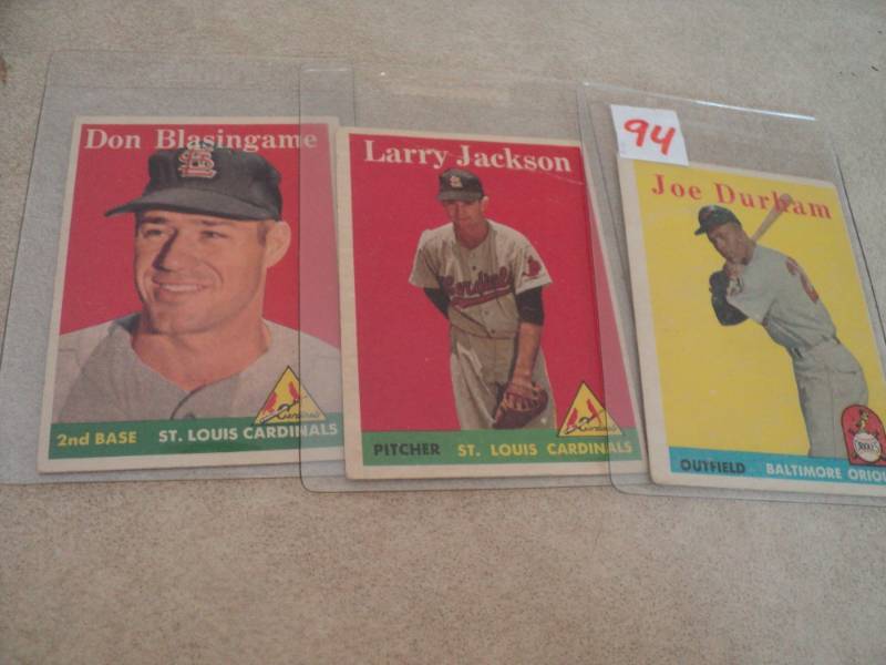 lot 94 image: 3 1958 Topps Baseball Cards...