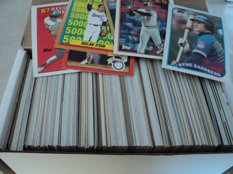 lot 108 image: Box of Baseball Star Cards...
