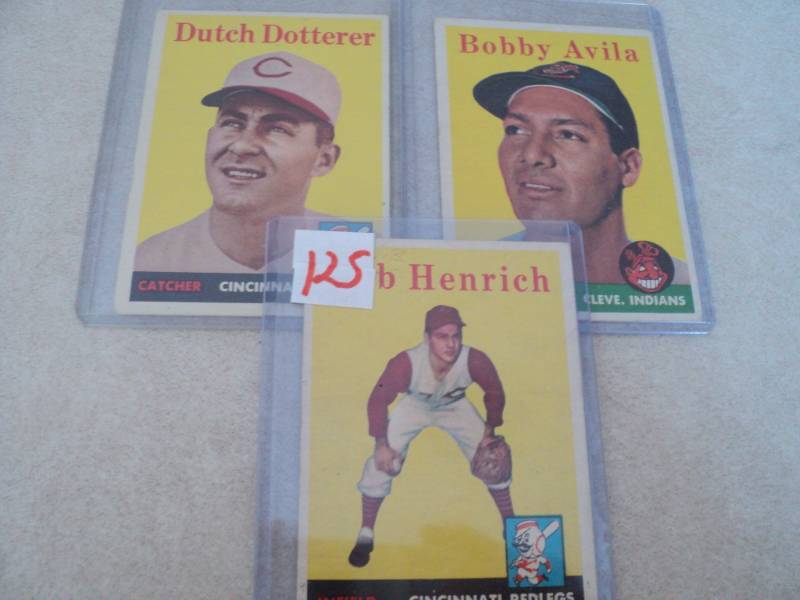 lot 125 image: 3 1958 Topps Baseball Cards...